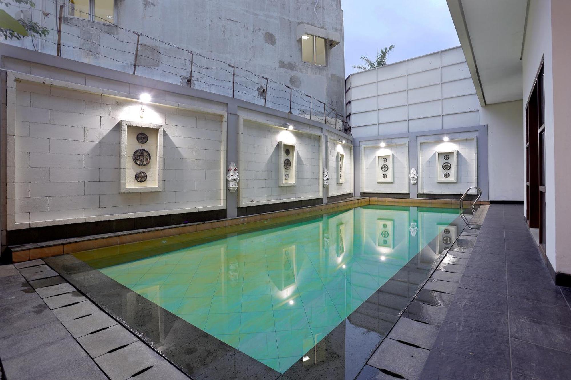Jambuluwuk Residence Pakubuwono Giacarta Esterno foto